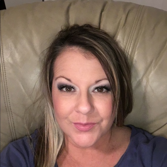 Meet your Posher, Shelley - Picture 1 of 1